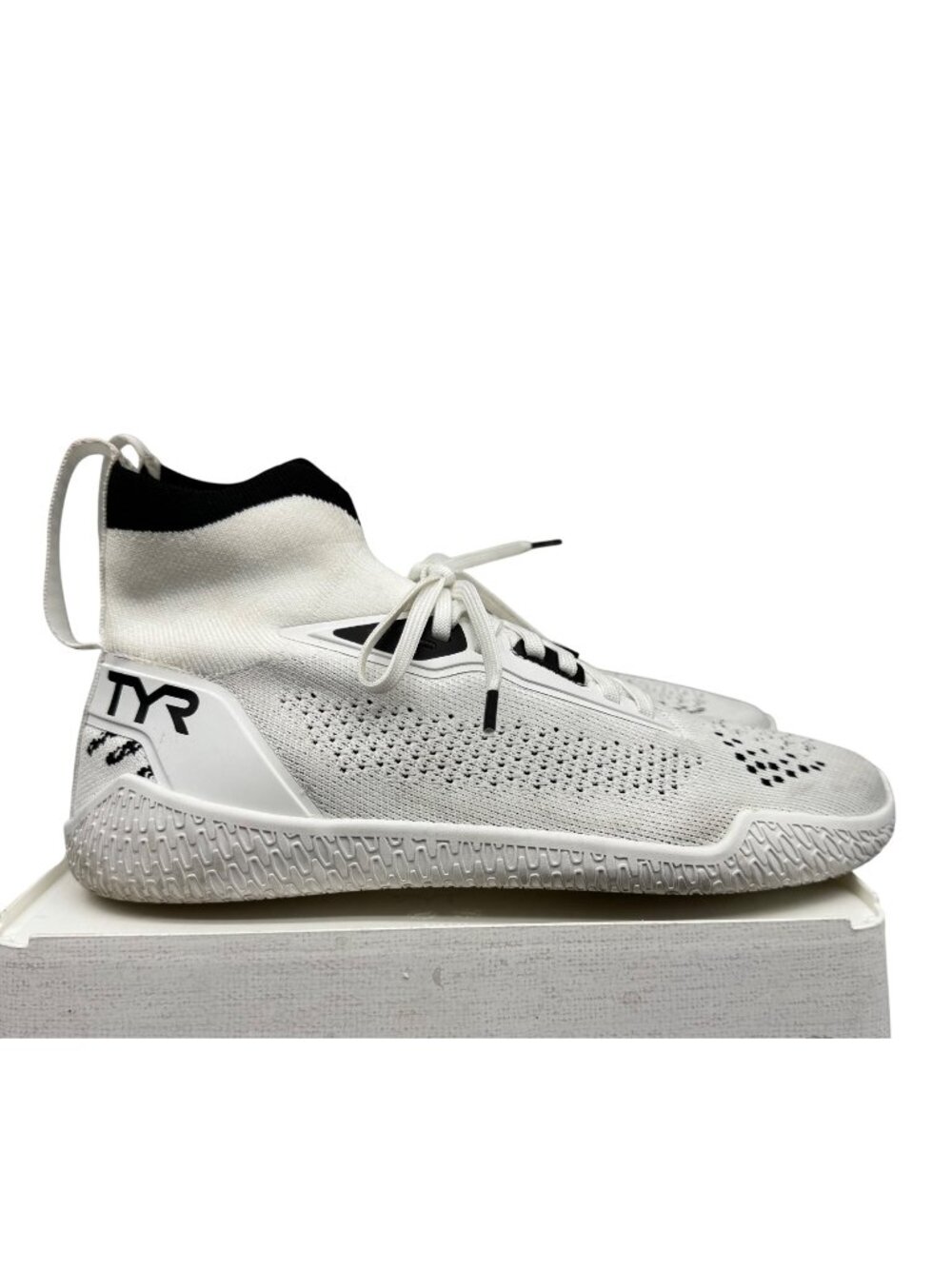 TYR White DropZero Barefoot High-top Training Shoes Unisex Men 8.5/Women 12